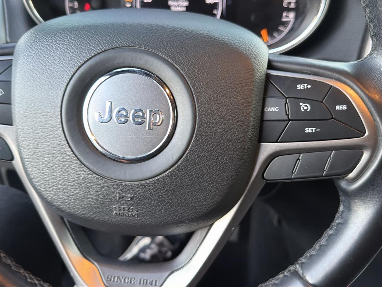 Jeep Grand Cherokee Laredo E 2WD 2021