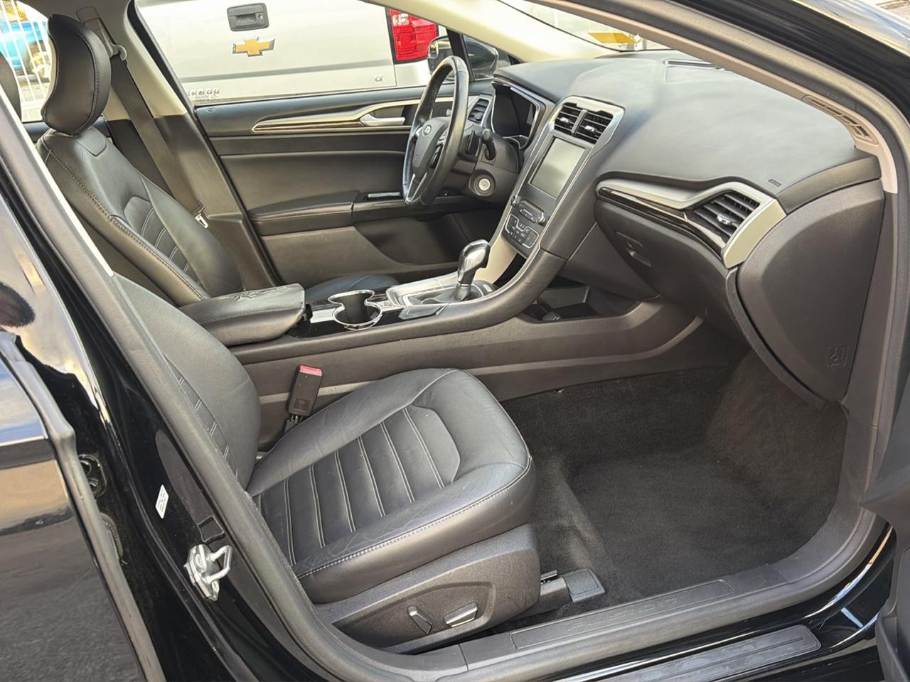 Ford Fusion SE 2016