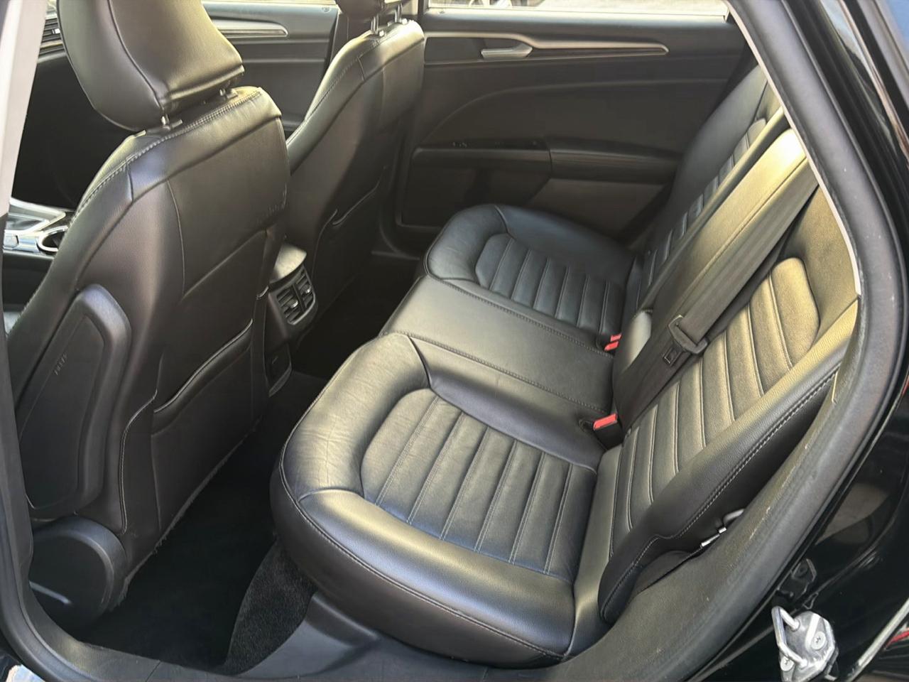 Ford Fusion SE 2016