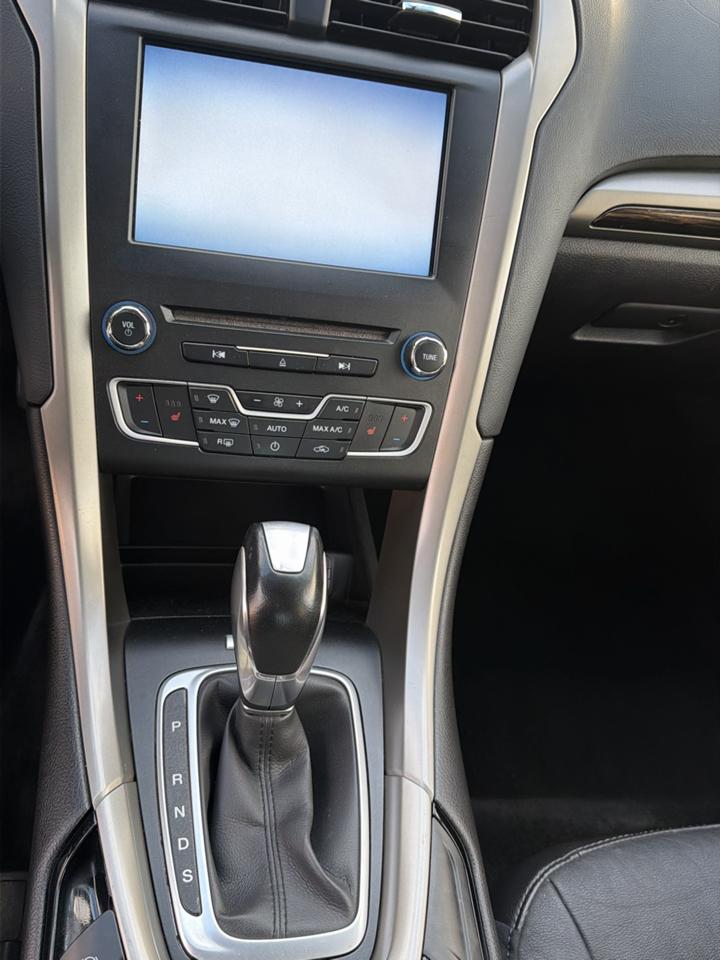 Ford Fusion SE 2016