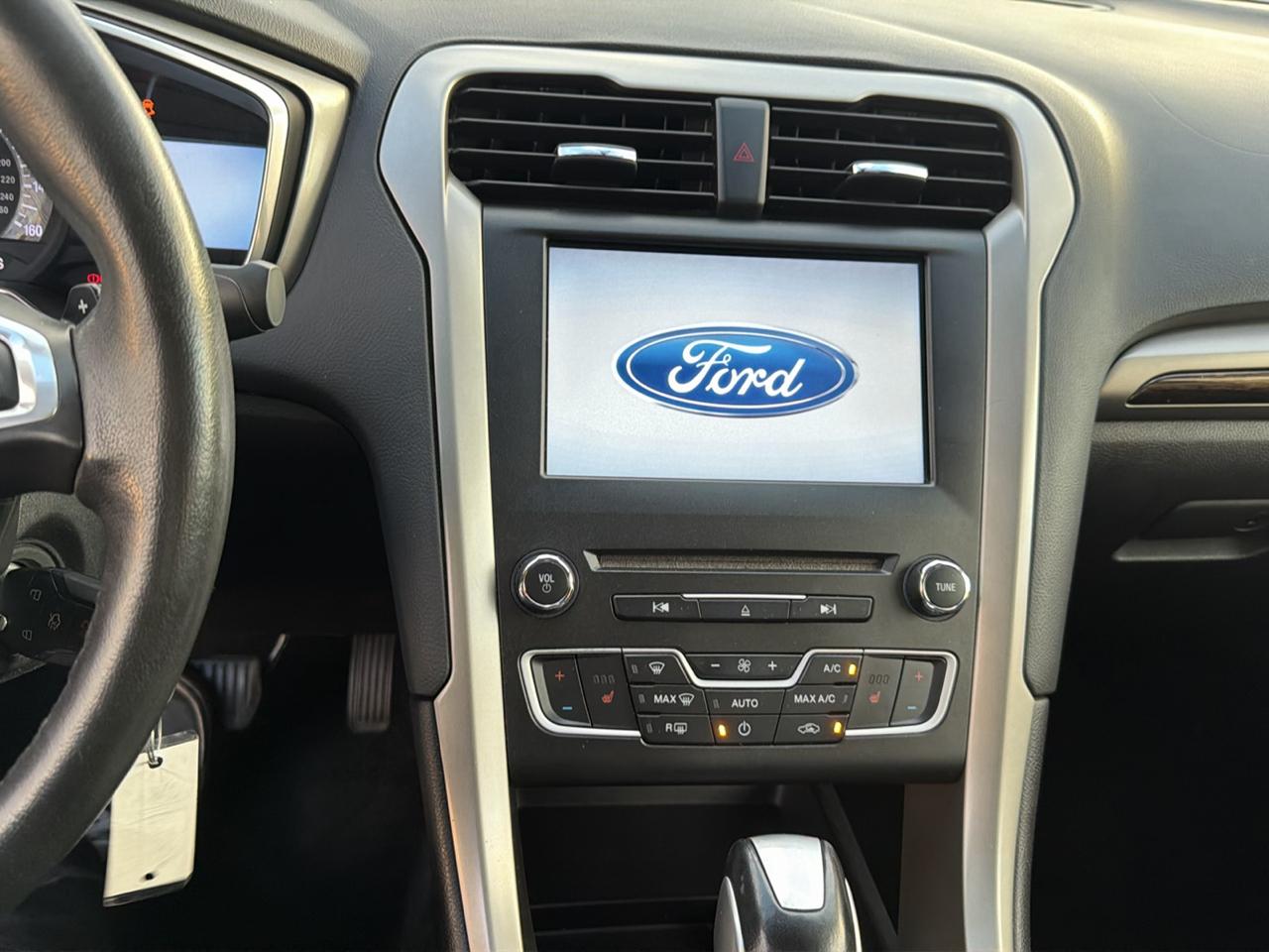 Ford Fusion SE 2016