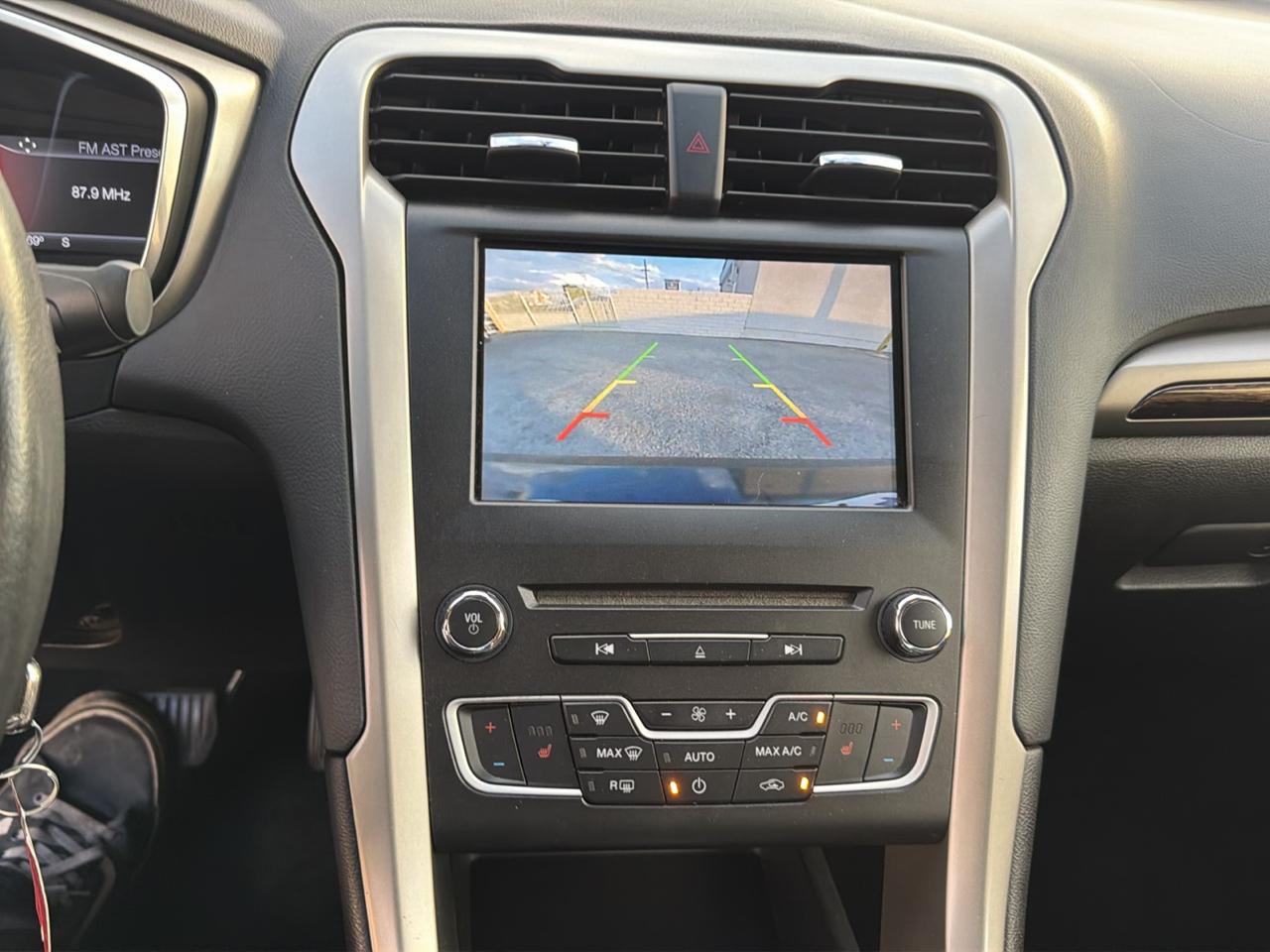Ford Fusion SE 2016