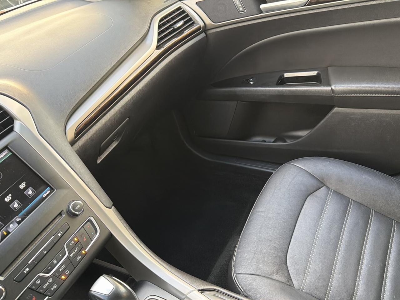 Ford Fusion SE 2016