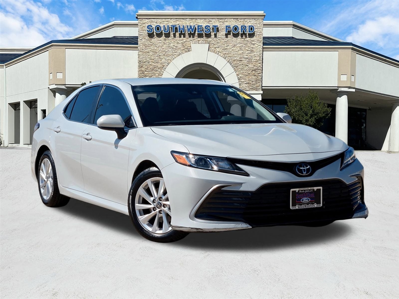 2023 Toyota Camry LE Auto (Natl)