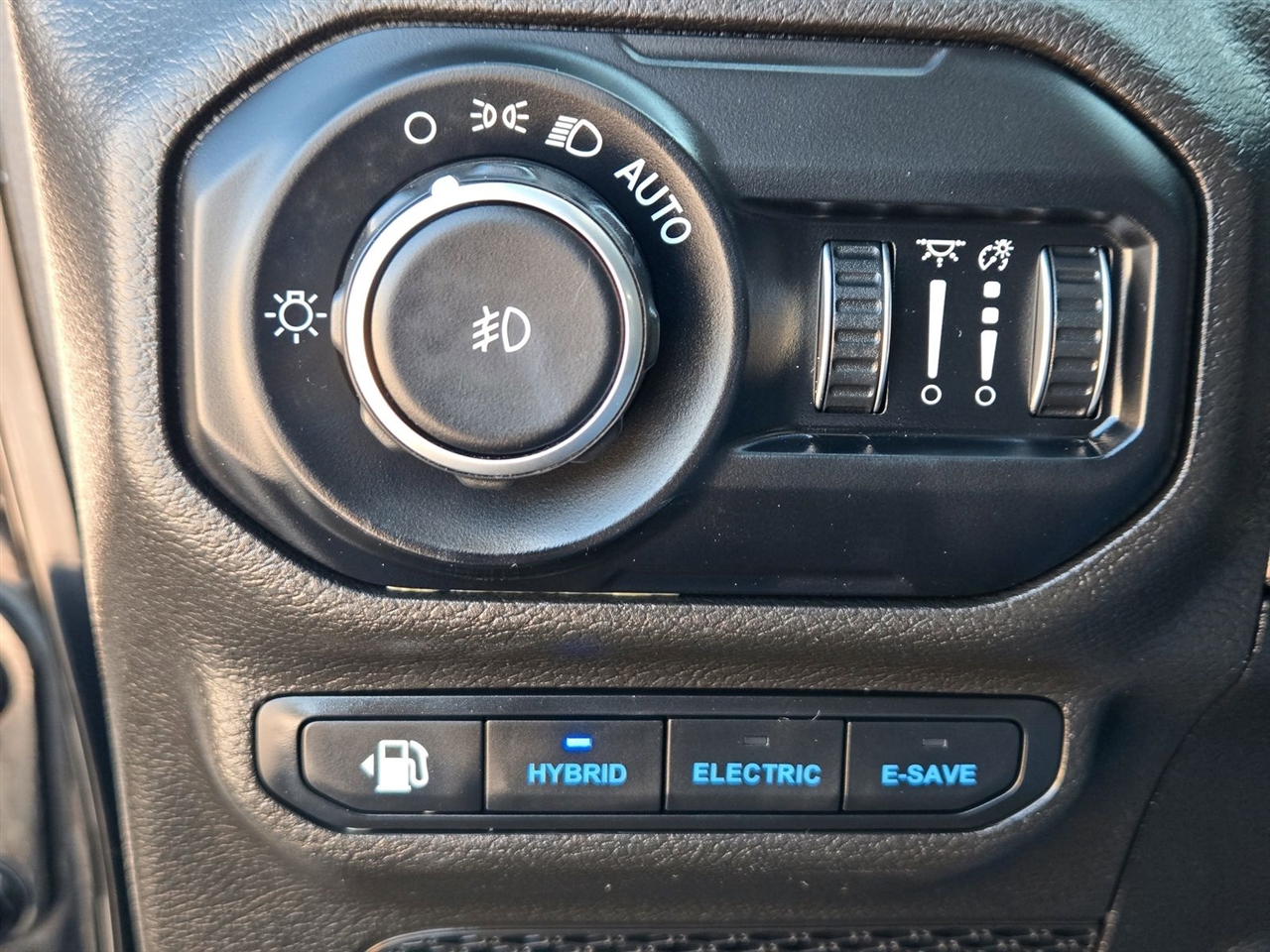 Jeep Wrangler 4xe Unlimited Sahara 4x4 2022 Jeep Wrangler 4xe Unlimited Sahara 4x4 2022