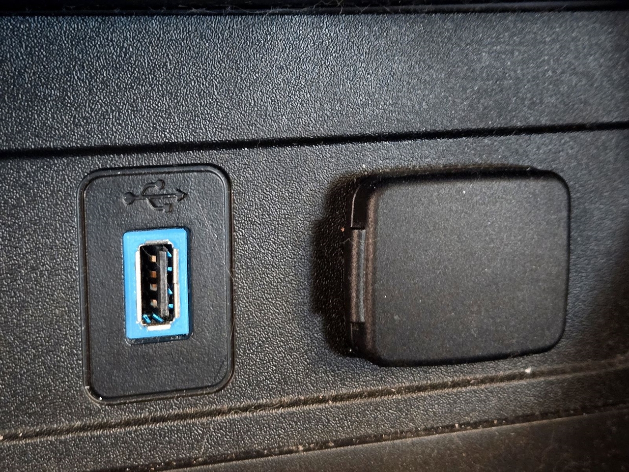 Ford Escape Titanium FWD 2019 Ford Escape Titanium FWD 2019