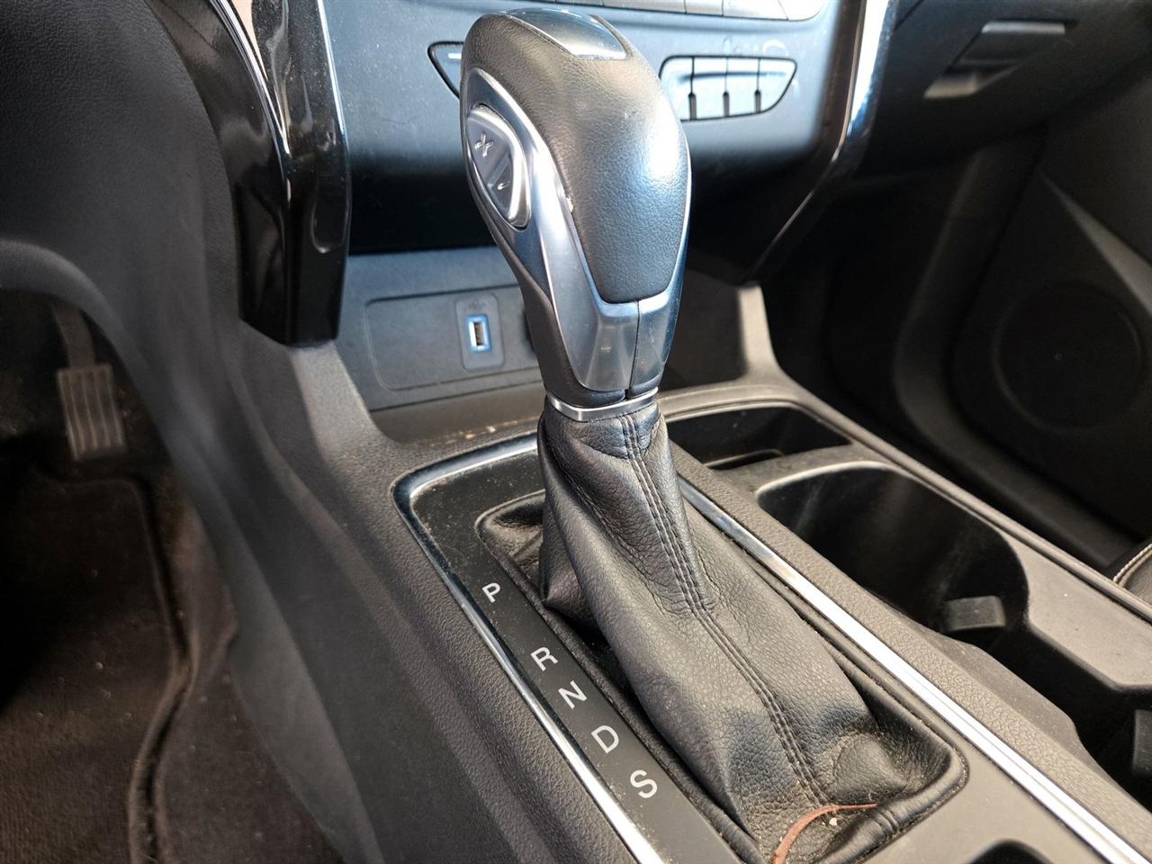 Ford Escape Titanium FWD 2019 Ford Escape Titanium FWD 2019