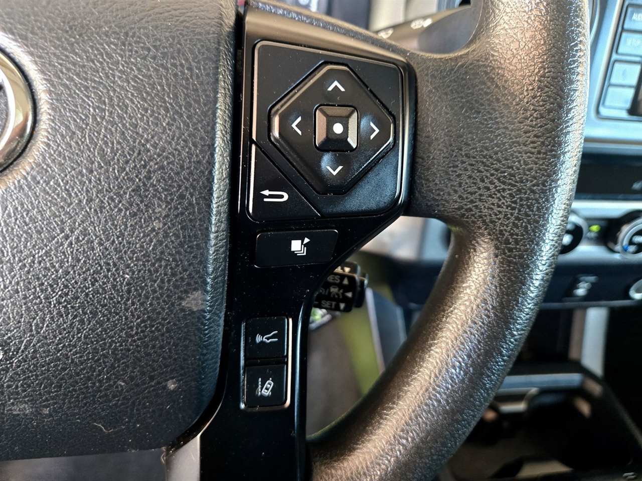 Toyota Tacoma TRD Off Road Double Cab 5' Bed V6 4x4 MT (Natl) 2018 Toyota Tacoma TRD Off Road Double Cab 5' Bed V6 4x4 MT (Natl) 2018