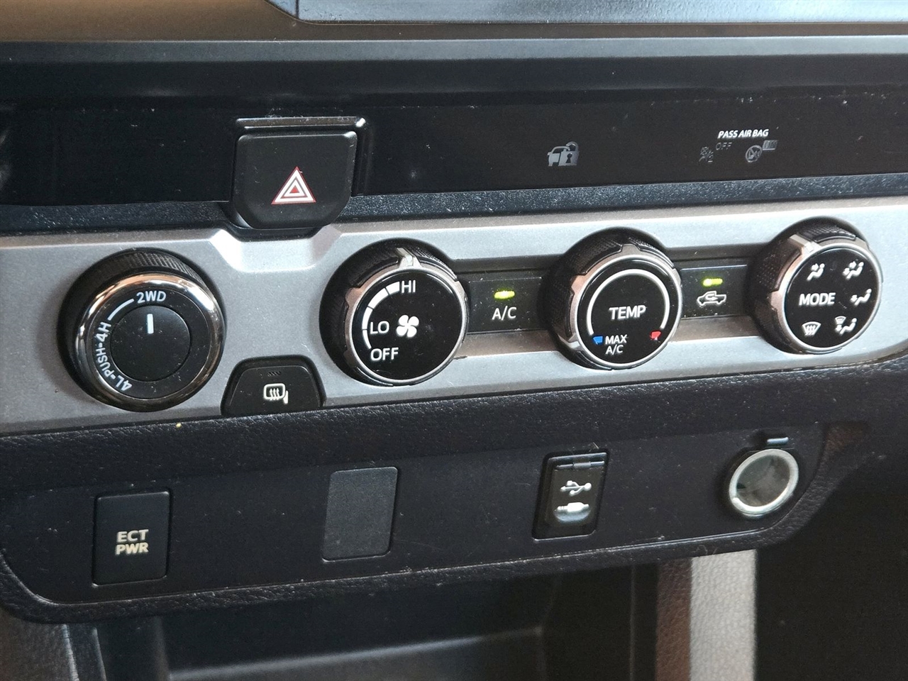 Toyota Tacoma TRD Off Road Double Cab 5' Bed V6 4x4 MT (Natl) 2018 Toyota Tacoma TRD Off Road Double Cab 5' Bed V6 4x4 MT (Natl) 2018