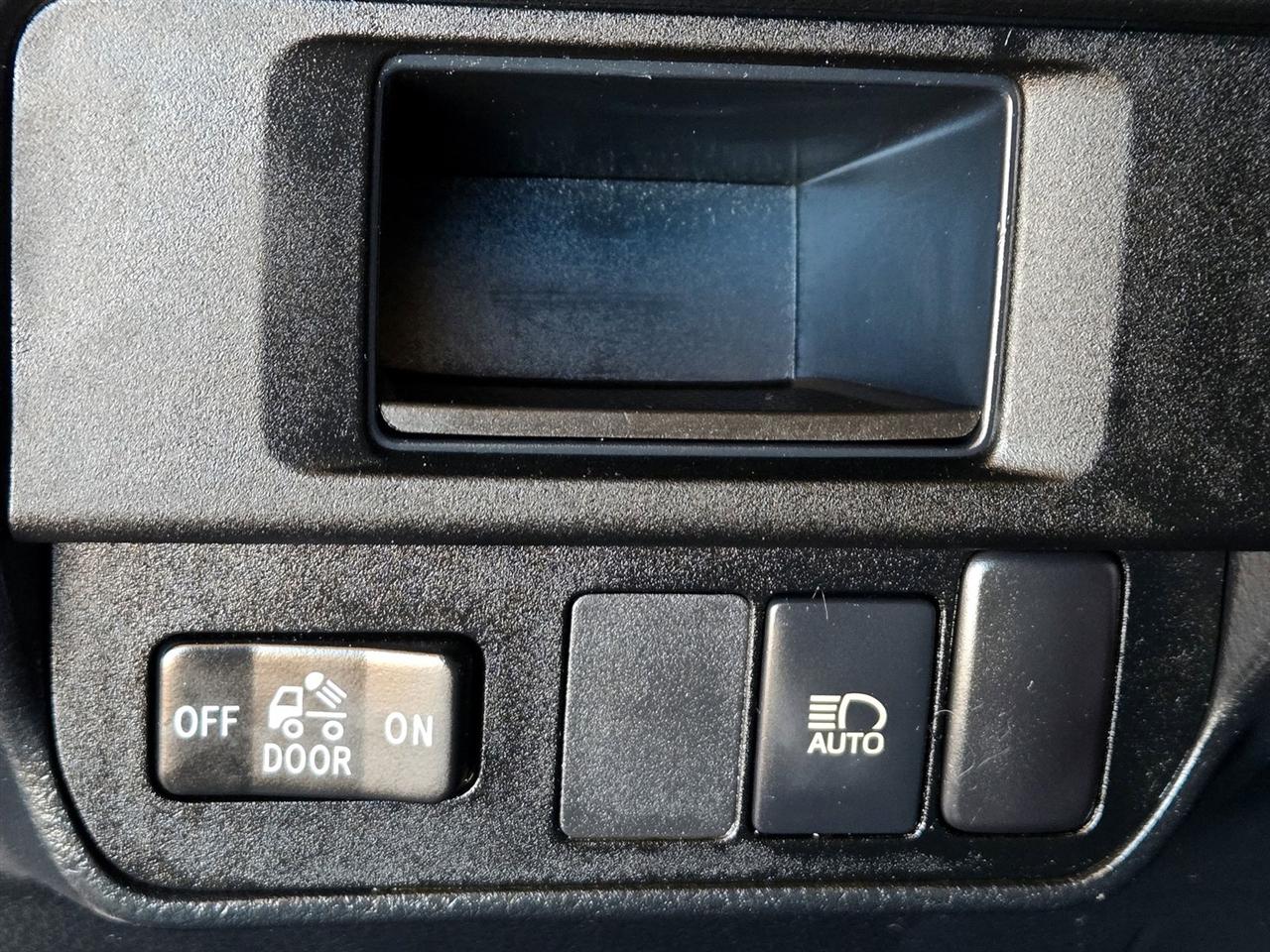 Toyota Tacoma TRD Off Road Double Cab 5' Bed V6 4x4 MT (Natl) 2018 Toyota Tacoma TRD Off Road Double Cab 5' Bed V6 4x4 MT (Natl) 2018