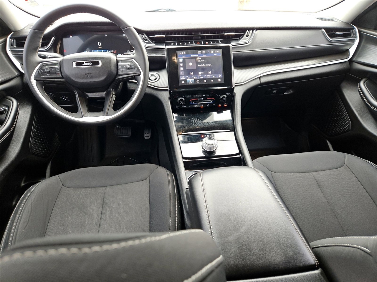 Jeep Grand Cherokee L Laredo 4x2 2023 Jeep Grand Cherokee L Laredo 4x2 2023