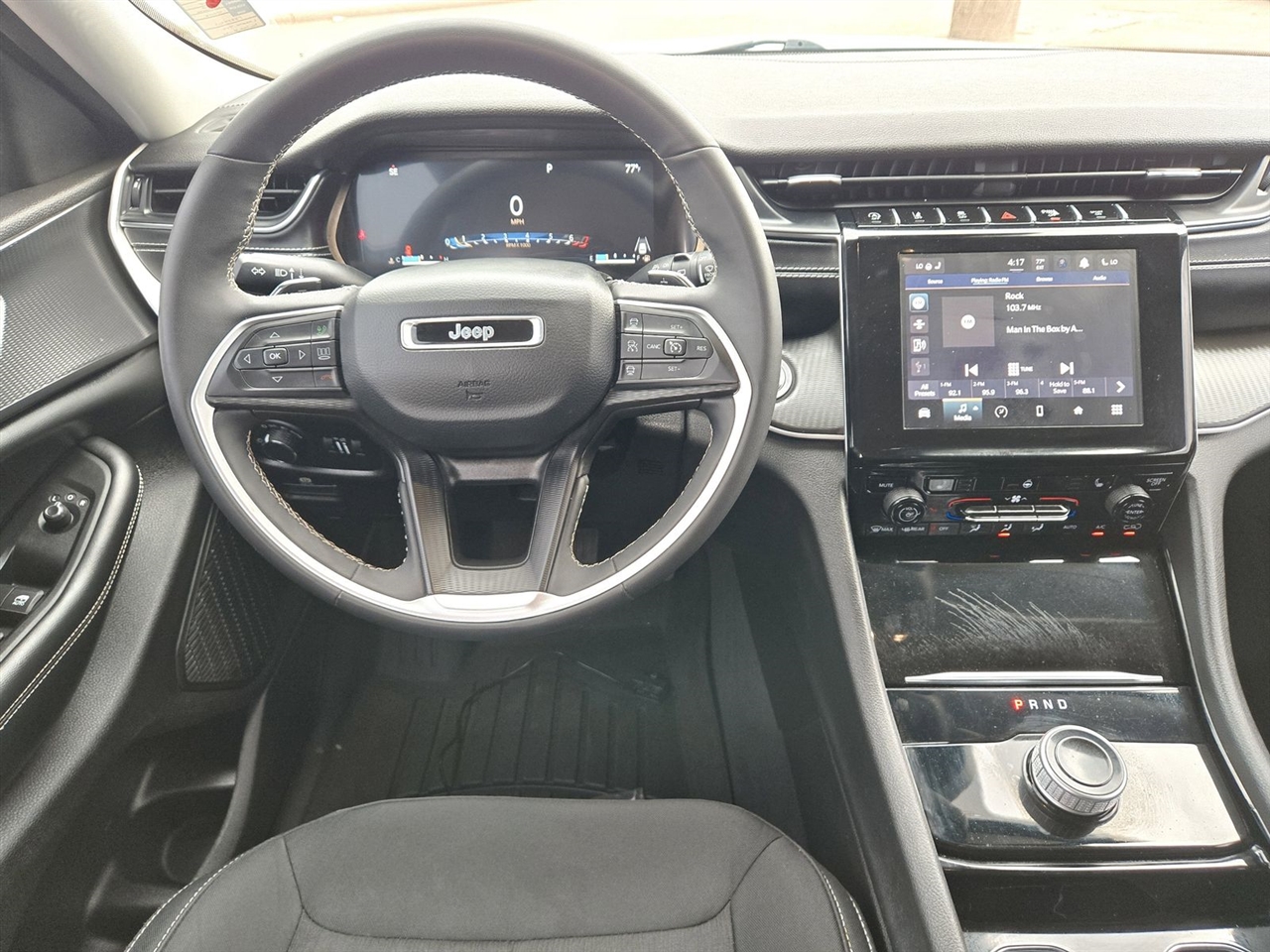 Jeep Grand Cherokee L Laredo 4x2 2023 Jeep Grand Cherokee L Laredo 4x2 2023