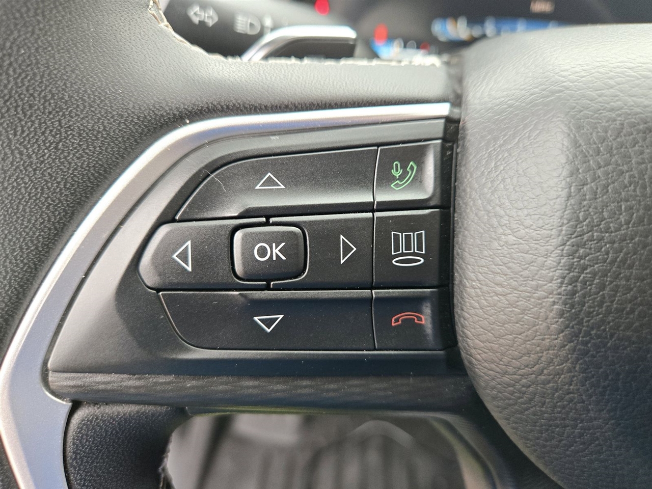 Jeep Grand Cherokee L Laredo 4x2 2023 Jeep Grand Cherokee L Laredo 4x2 2023