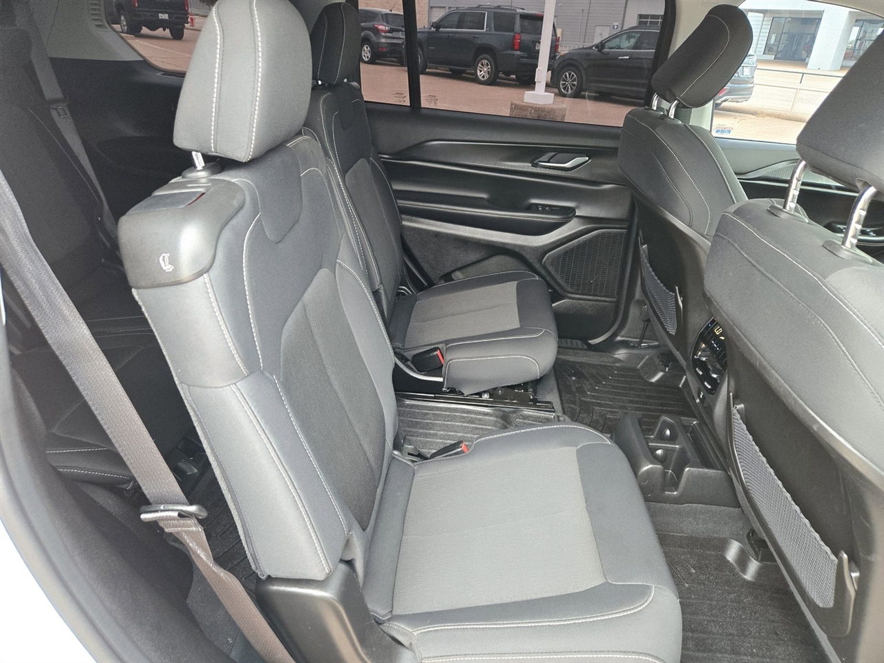 Jeep Grand Cherokee L Laredo 4x2 2023 Jeep Grand Cherokee L Laredo 4x2 2023