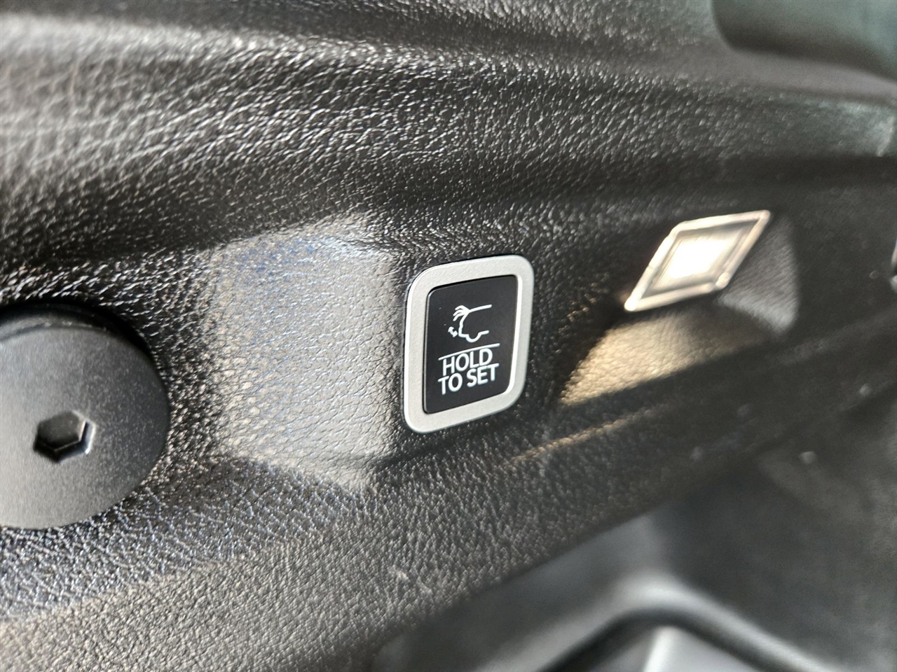 Jeep Grand Cherokee L Laredo 4x2 2023 Jeep Grand Cherokee L Laredo 4x2 2023