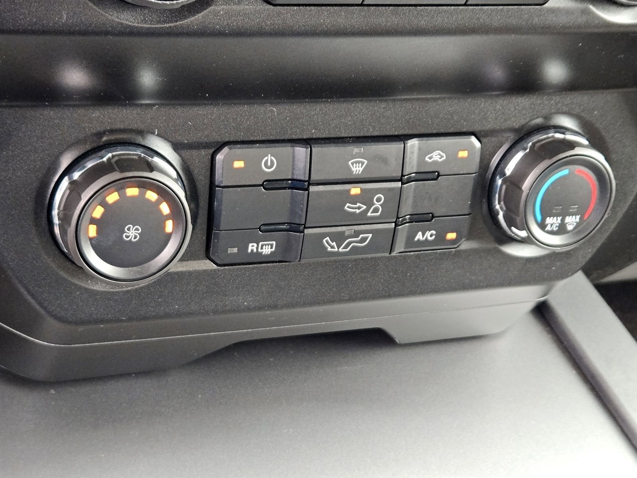 Ford F-150 King Ranch 4WD SuperCrew 5.5' Box 2020 Ford F-150 King Ranch 4WD SuperCrew 5.5' Box 2020