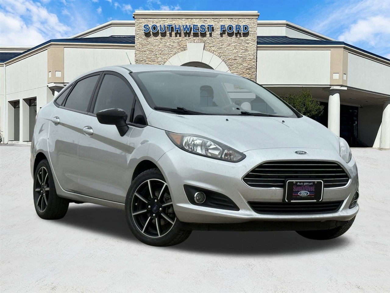 2018 Ford Fiesta SE's photo