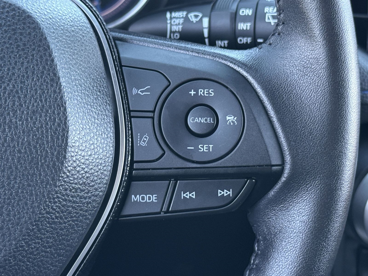 Toyota RAV4 Hybrid XSE AWD (Natl) 2021