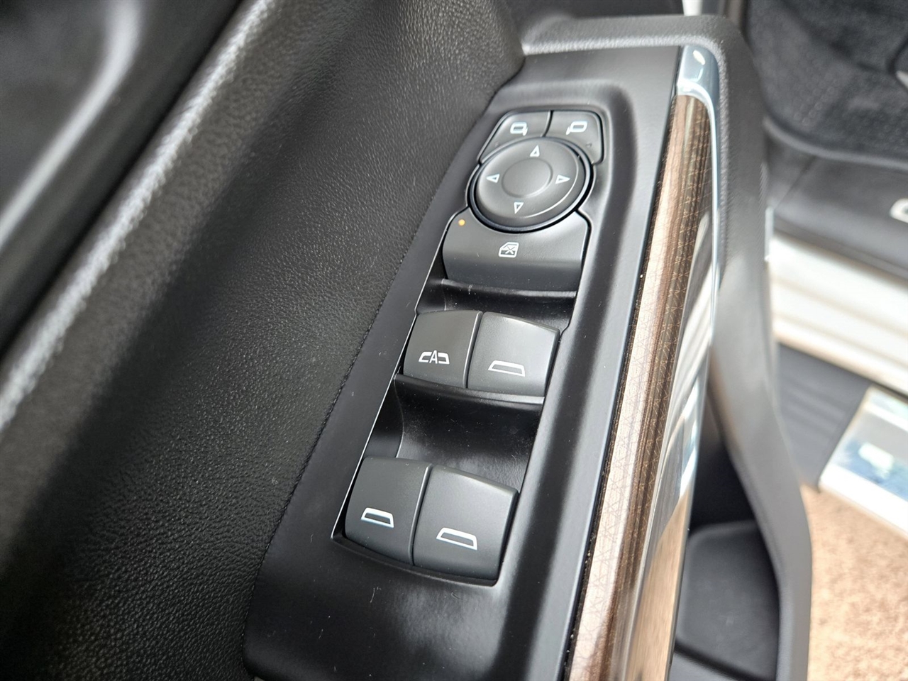 Chevrolet Silverado 1500 4WD Crew Cab 147" LT Trail Boss 2019