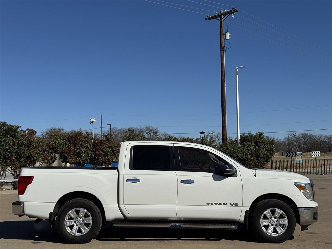 Nissan Titan 4x2 Crew Cab SV 2018