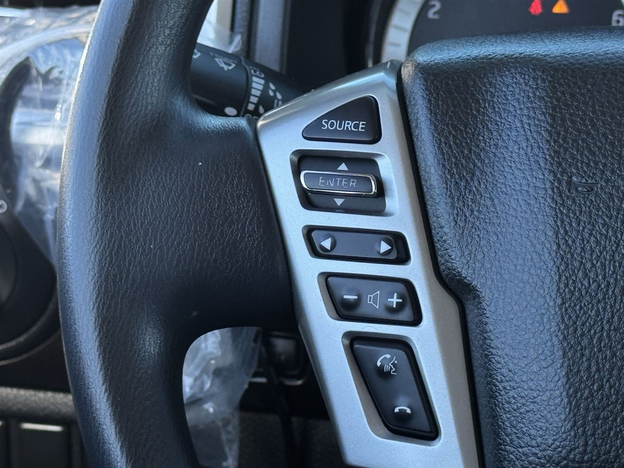 Nissan Titan 4x2 Crew Cab SV 2018