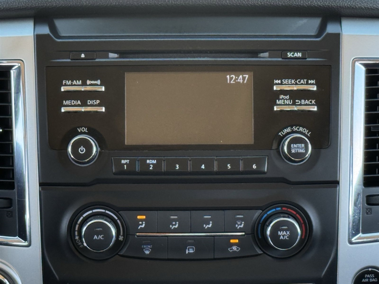 Nissan Titan 4x2 Crew Cab SV 2018