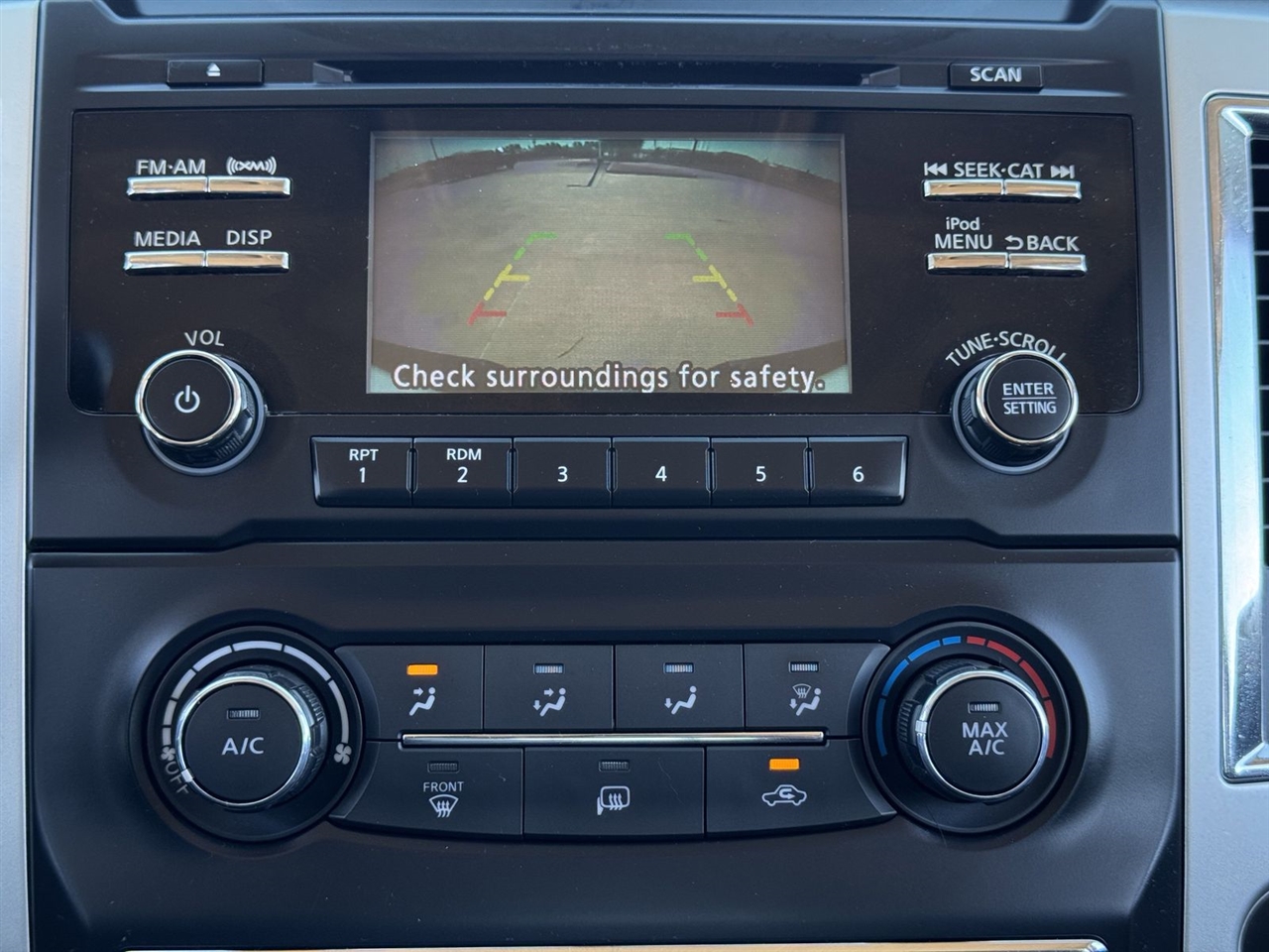 Nissan Titan 4x2 Crew Cab SV 2018