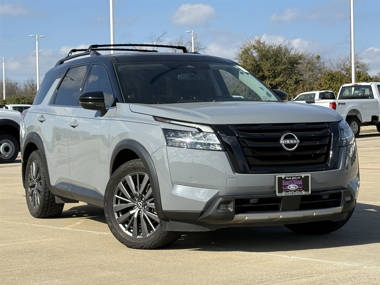 Nissan Pathfinder SL 2WD 2022
