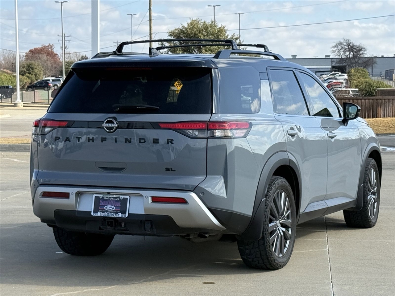 Nissan Pathfinder SL 2WD 2022