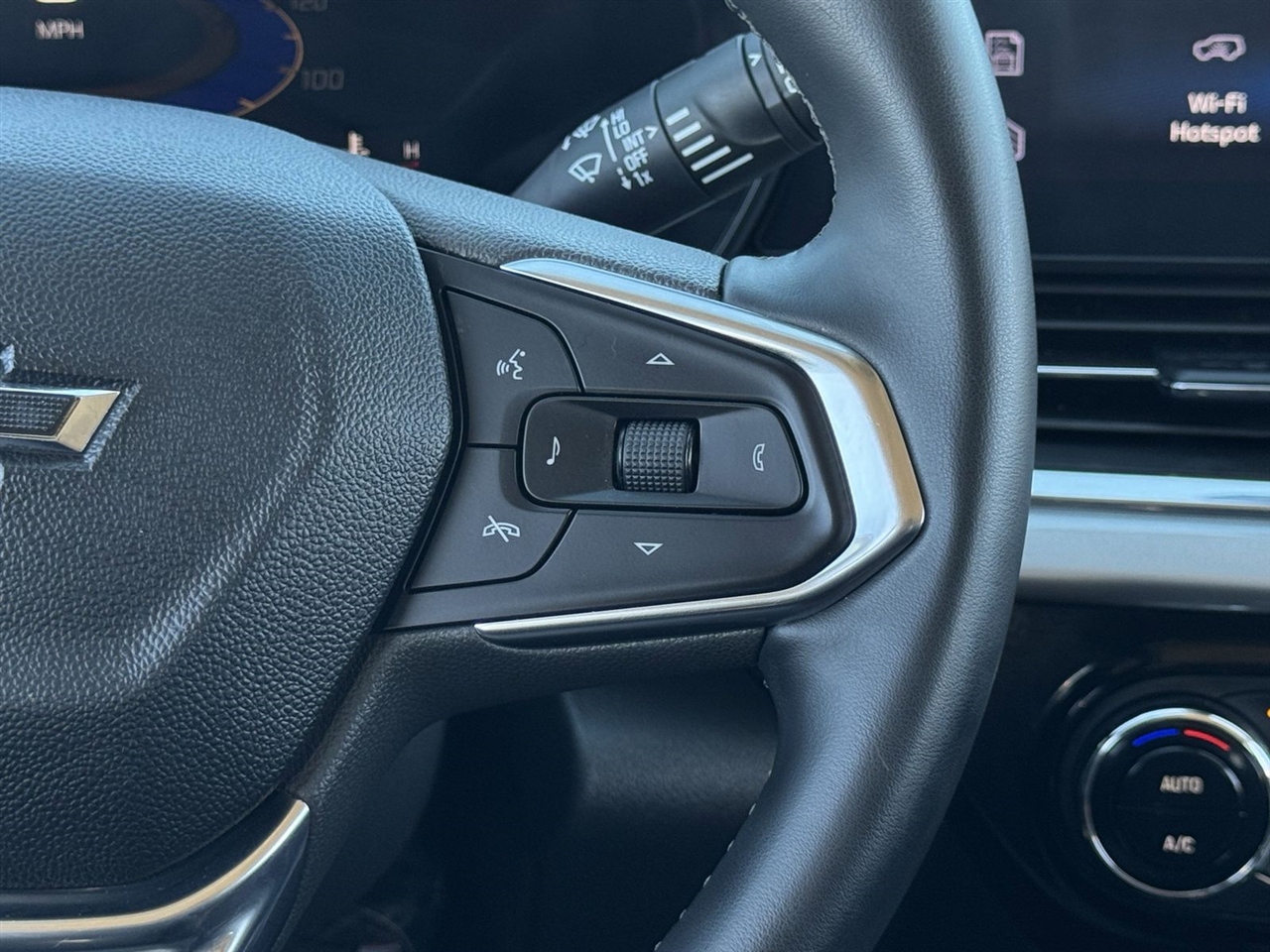 Chevrolet Trax FWD 4dr LT 2024