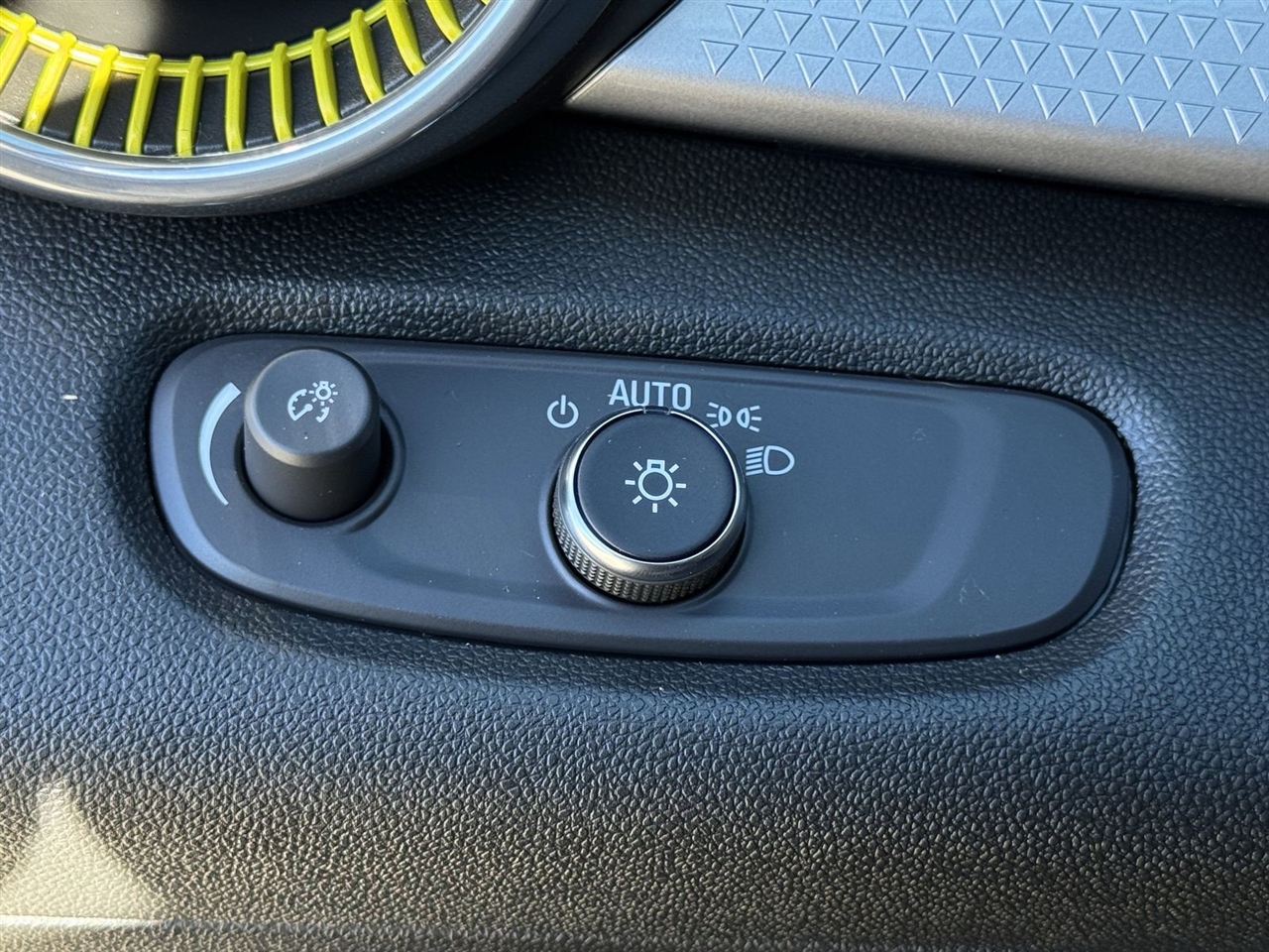 Chevrolet Trax FWD 4dr LT 2024