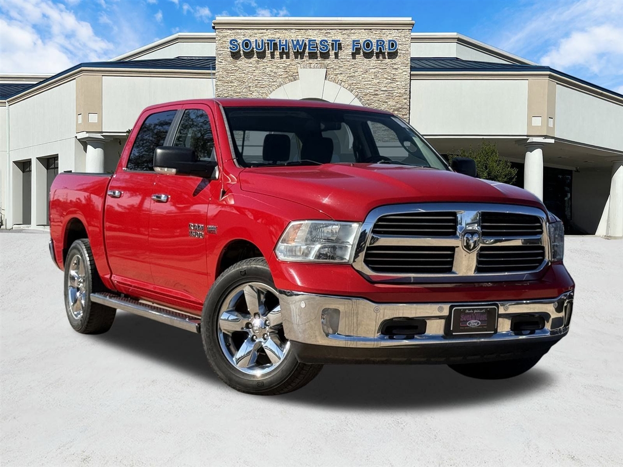 2016 RAM 1500 4WD Crew Cab 140.5" Lone Star