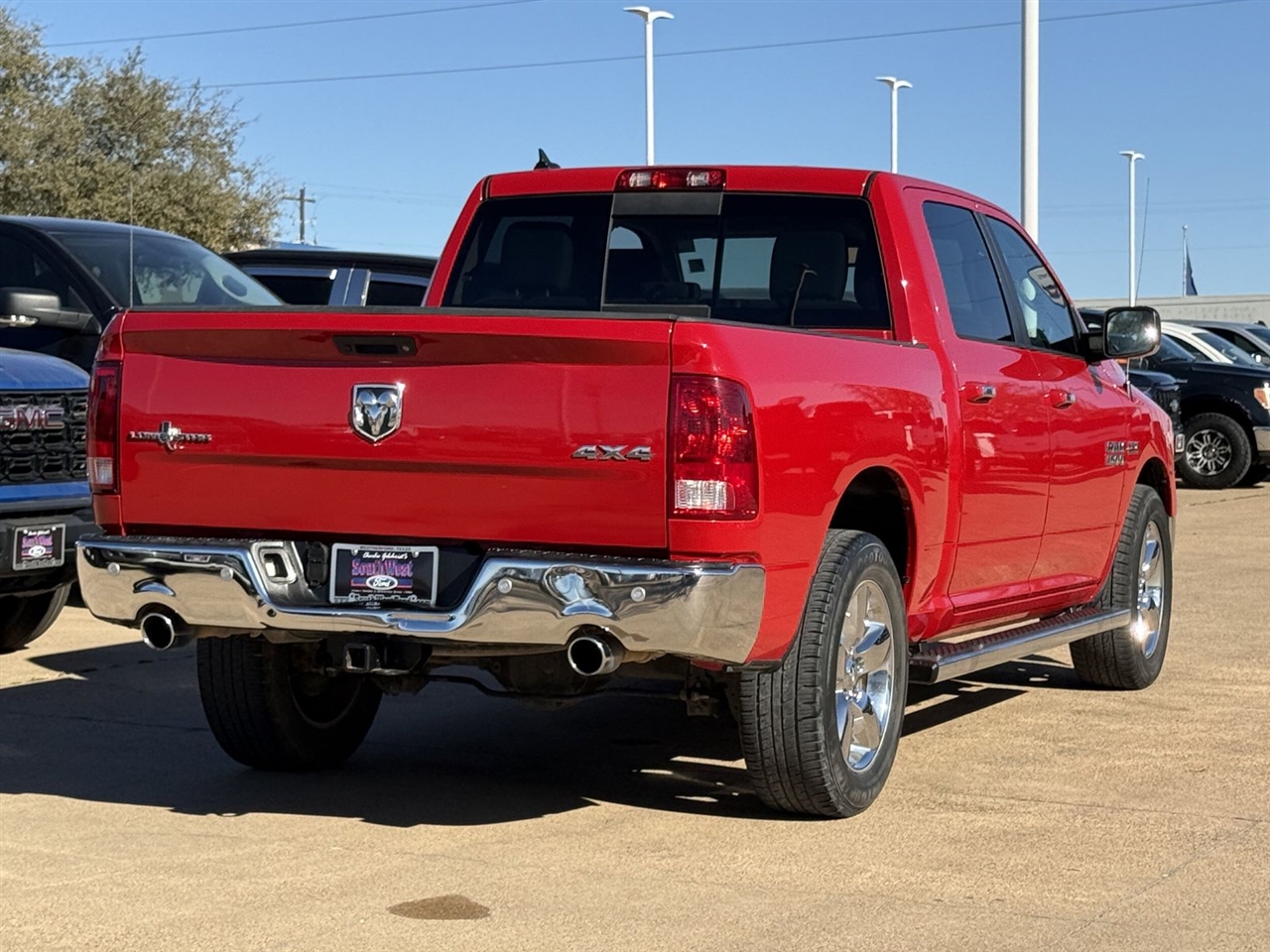 RAM 1500 4WD Crew Cab 140.5" Lone Star 2016
