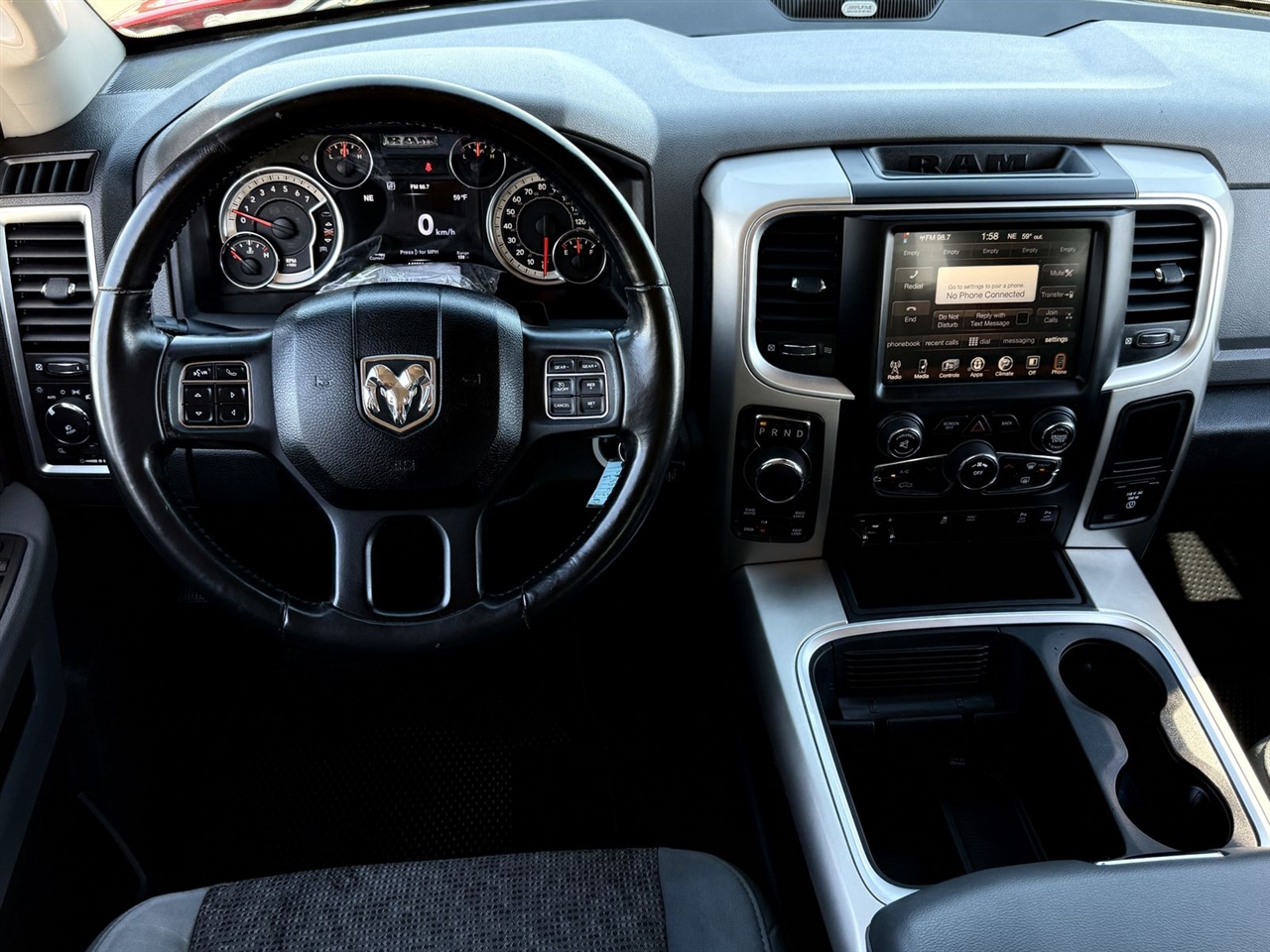 RAM 1500 4WD Crew Cab 140.5" Lone Star 2016