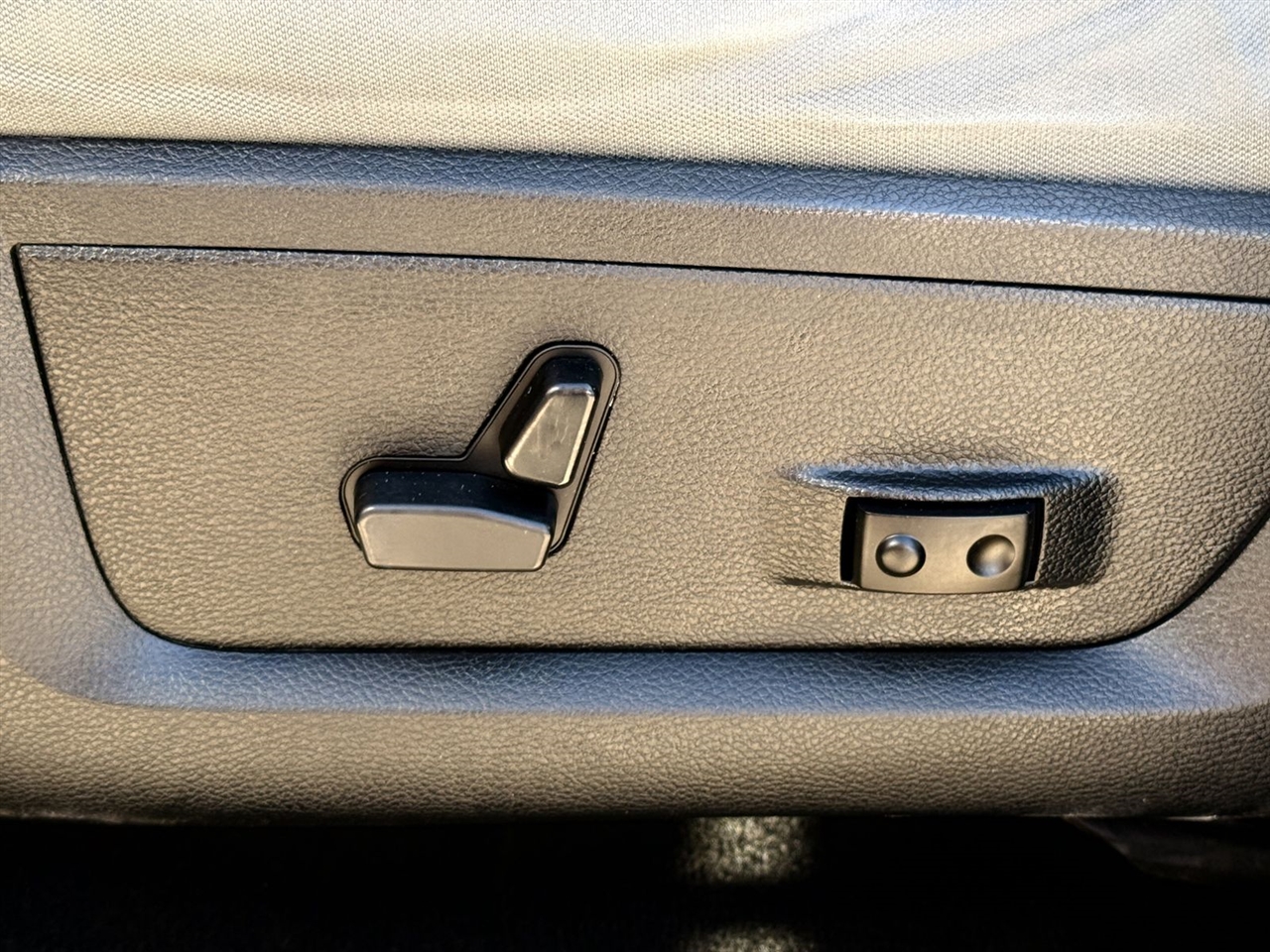 RAM 1500 4WD Crew Cab 140.5" Lone Star 2016