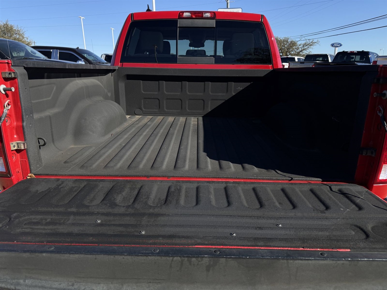 RAM 1500 4WD Crew Cab 140.5" Lone Star 2016