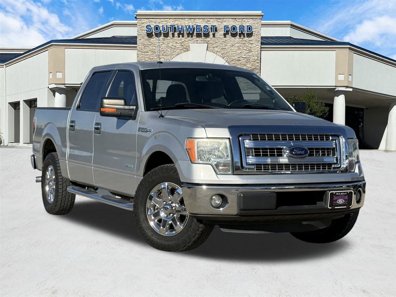 2013 Ford F-150 2WD SuperCrew 145" XL