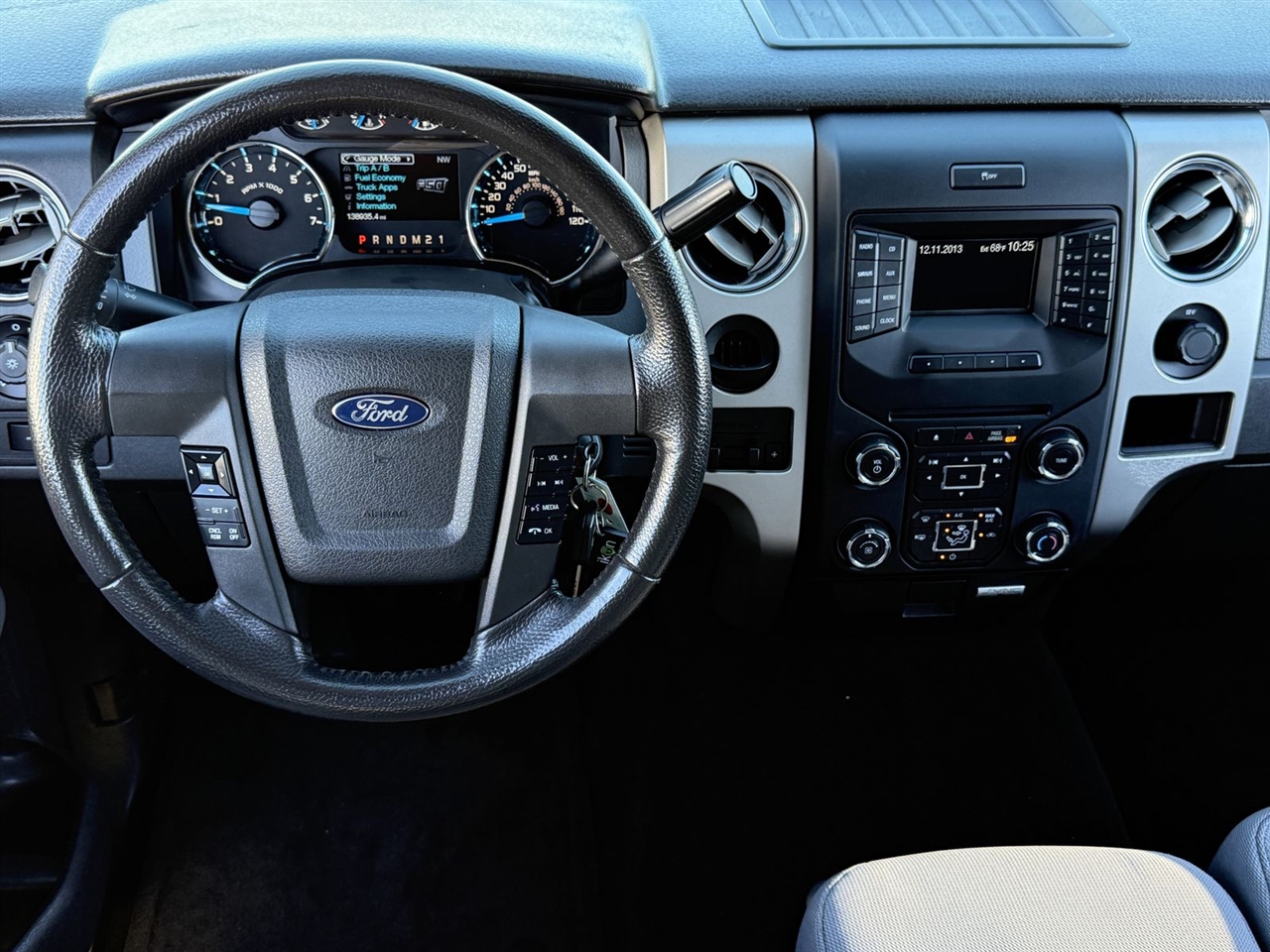 Ford F-150 2WD SuperCrew 145" King Ranch 2013