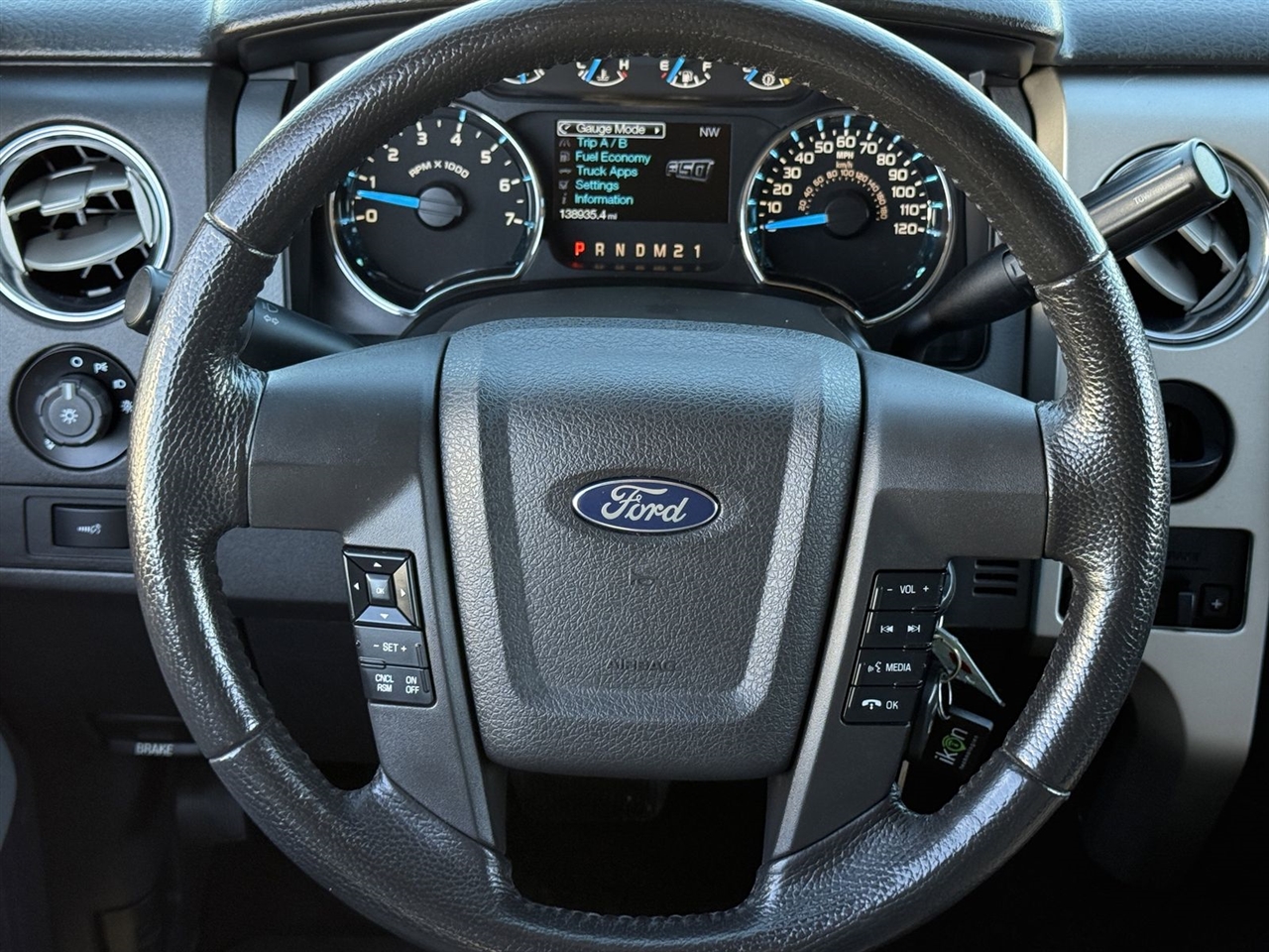 Ford F-150 2WD SuperCrew 145" King Ranch 2013