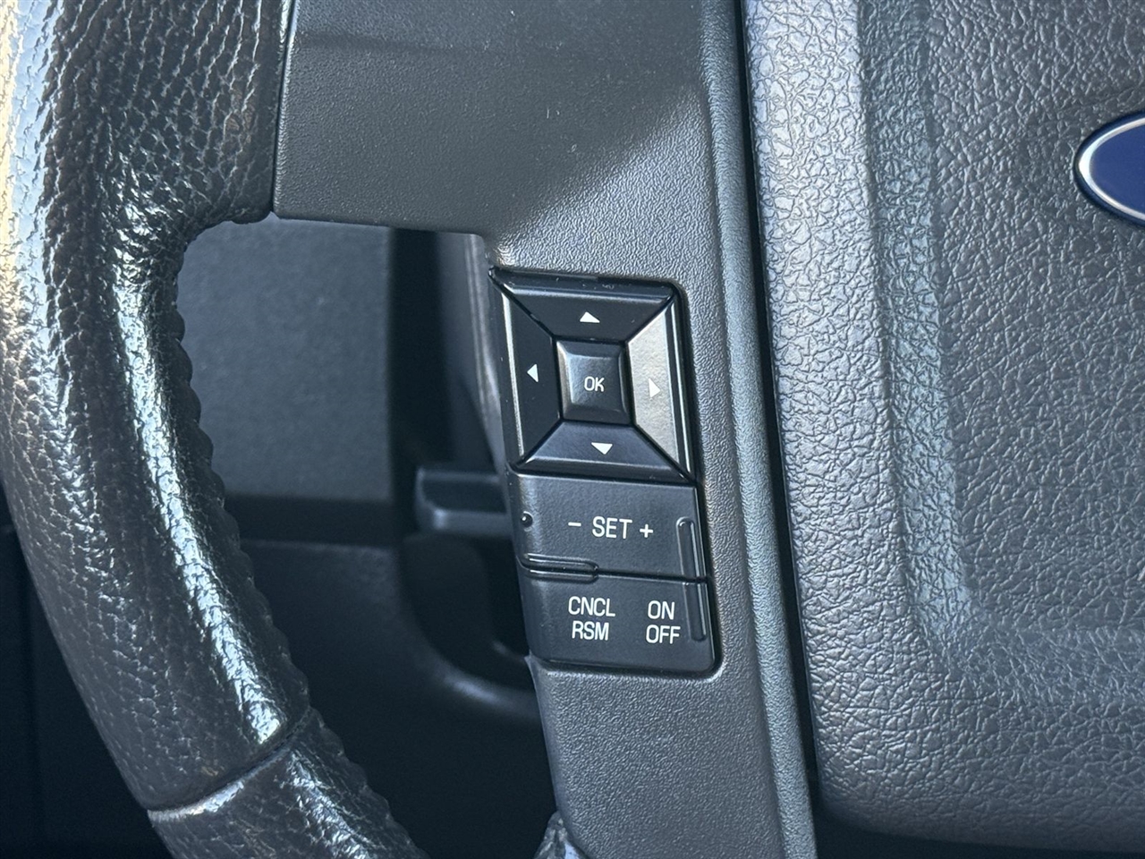 Ford F-150 2WD SuperCrew 145" King Ranch 2013