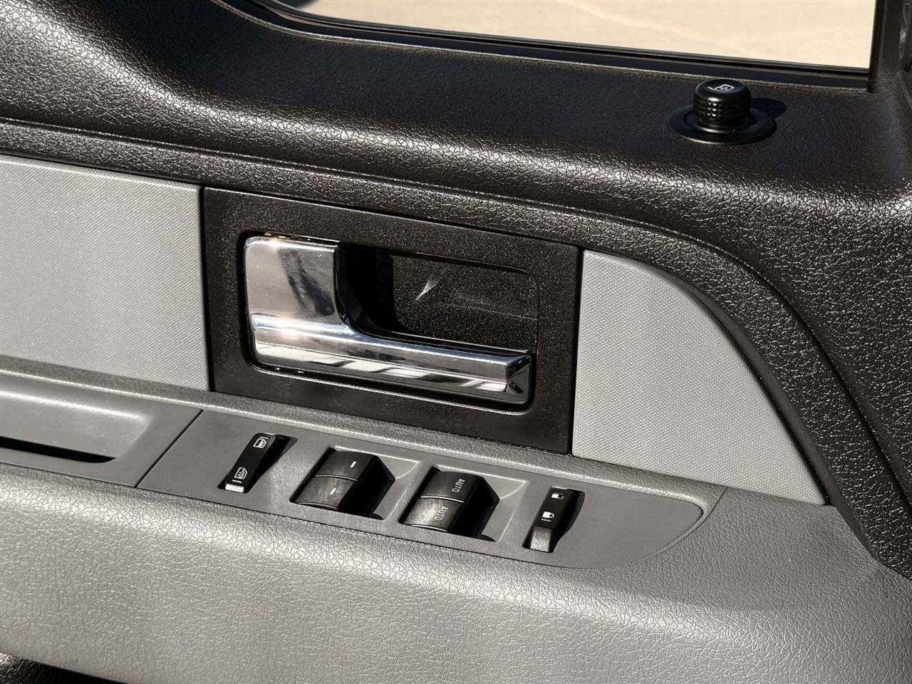 Ford F-150 2WD SuperCrew 145" King Ranch 2013