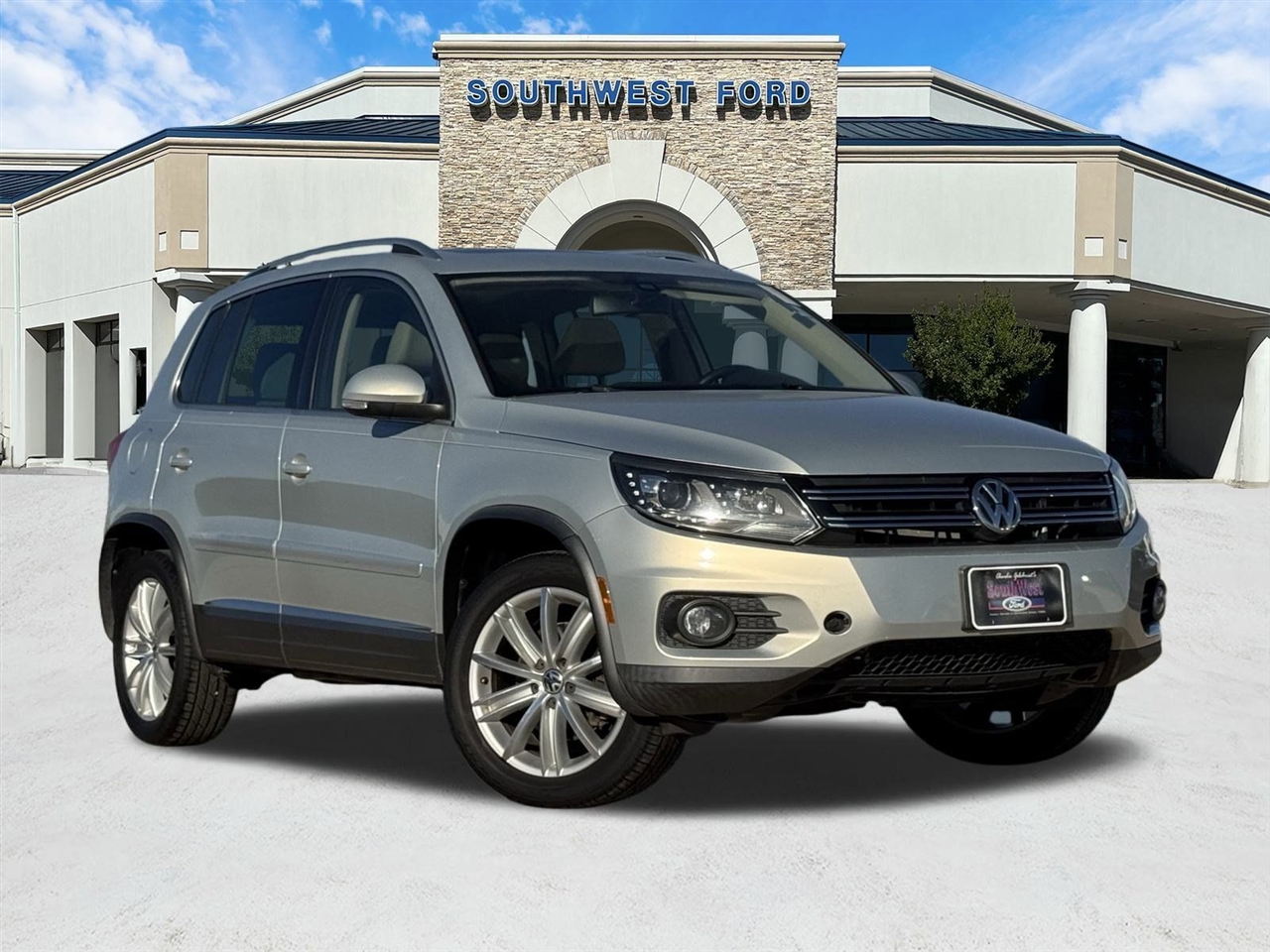2012 Volkswagen Tiguan SEL's photo