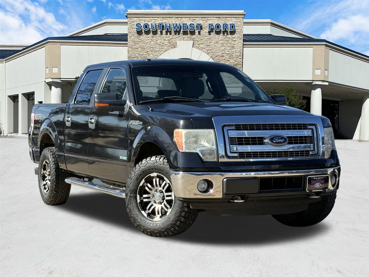 2014 Ford F-150 4WD SuperCrew 145" XL