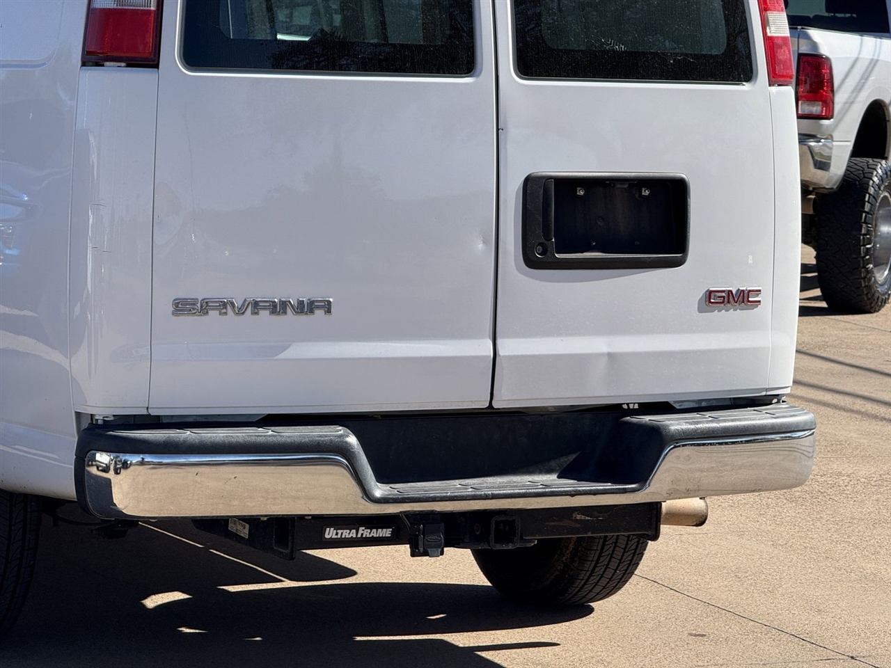 GMC Savana Cargo Van RWD 2500 135" 2017