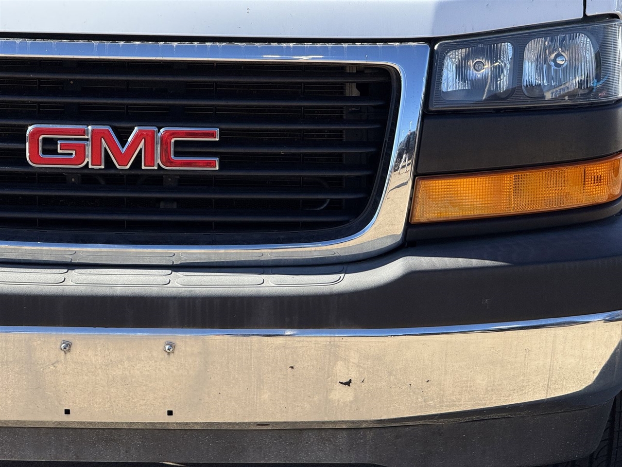 GMC Savana Cargo Van RWD 2500 135" 2017