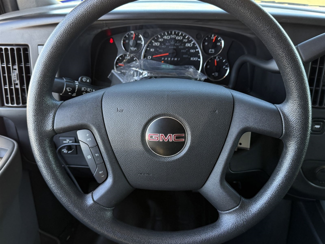 GMC Savana Cargo Van RWD 2500 135" 2017