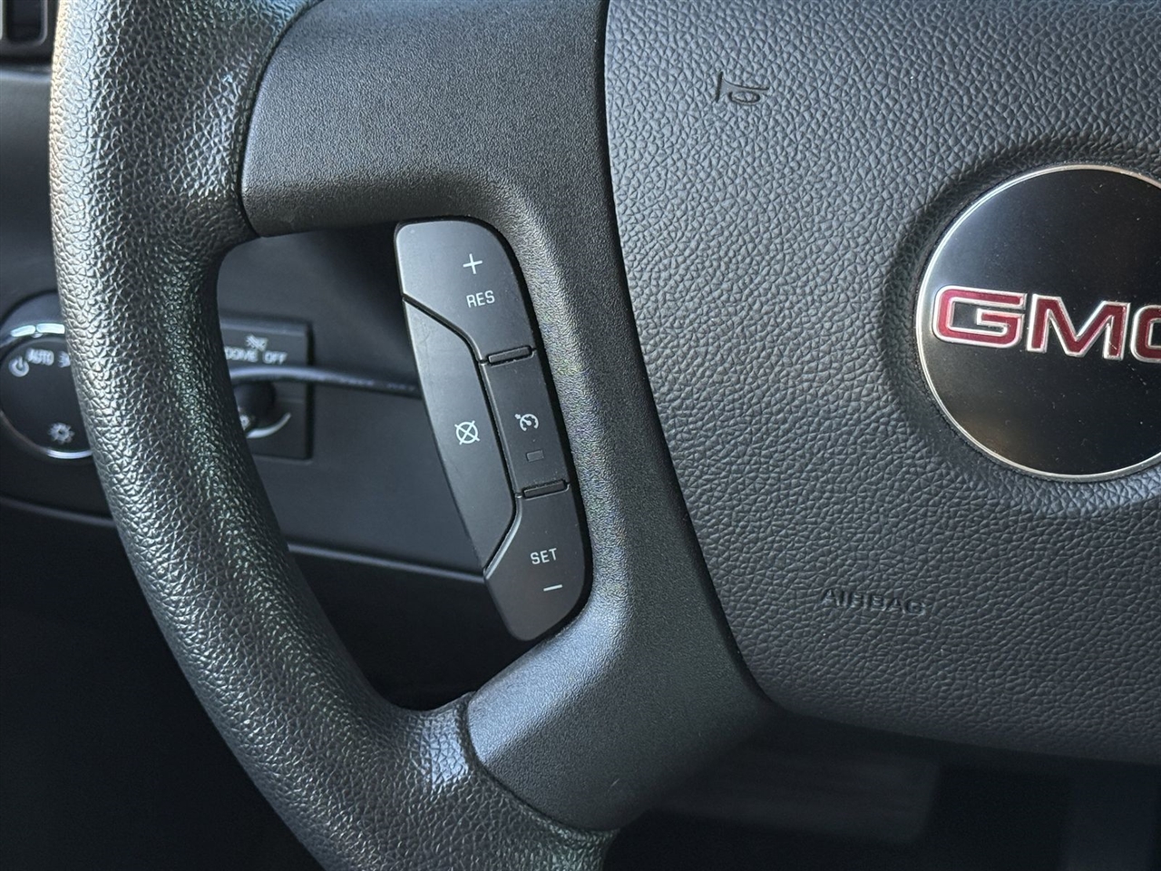 GMC Savana Cargo Van RWD 2500 135" 2017