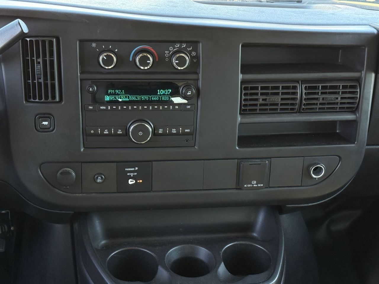 GMC Savana Cargo Van RWD 2500 135" 2017