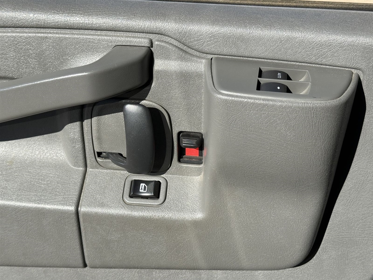 GMC Savana Cargo Van RWD 2500 135" 2017