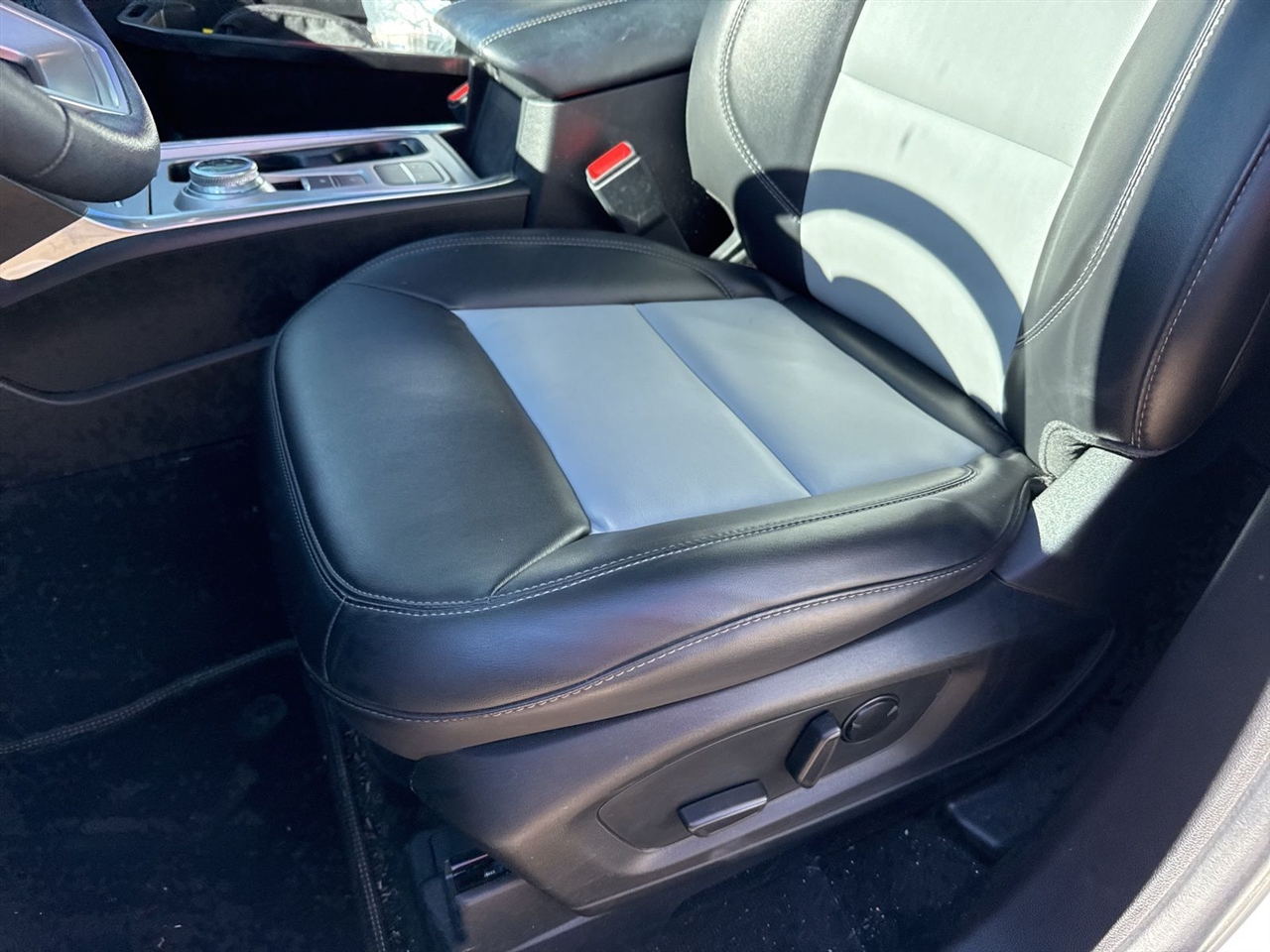 Ford Explorer XLT RWD 2022